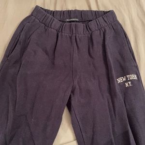 brandy melville rosa new york sweatpants